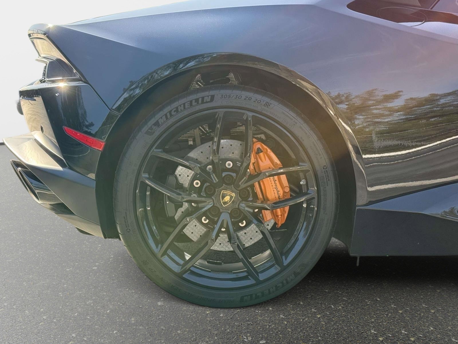 Used 2018 Lamborghini Huracan LP 610-4 AWD/4WD image 17