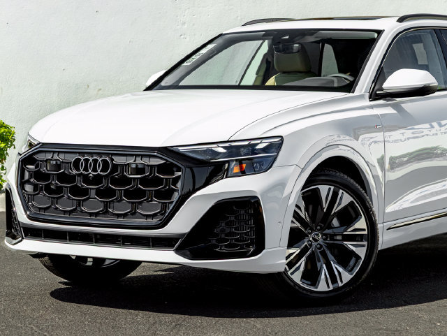 New 2026 Audi Q8 Premium Plus AWD/4WD image 2