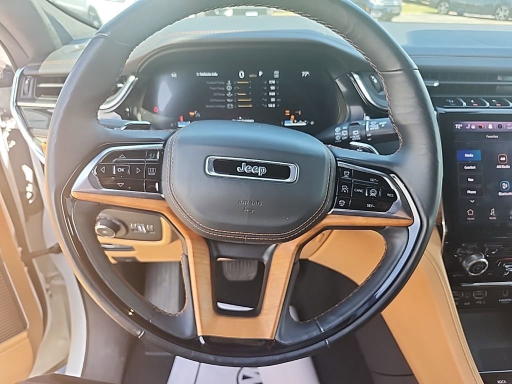 Used 2025 Jeep Grand Cherokee L Summit AWD/4WD image 12