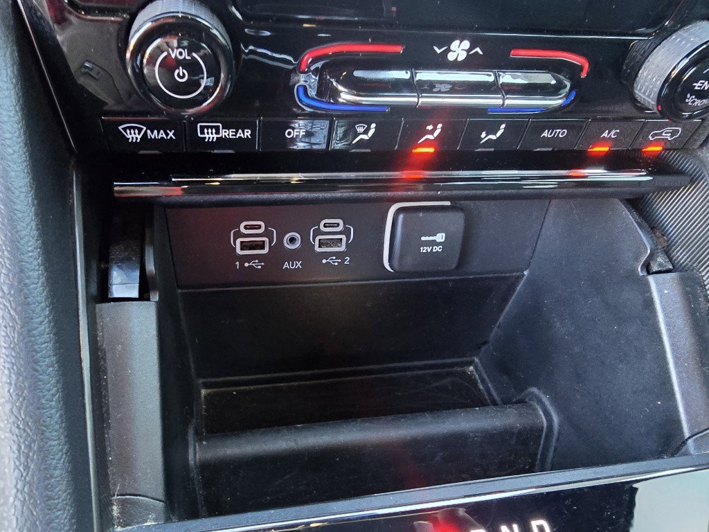 Used 2024 Jeep Grand Cherokee Laredo image 30