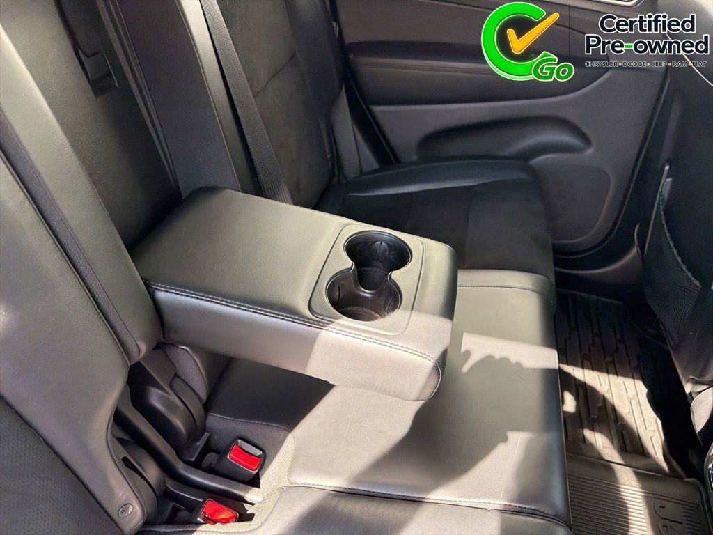 Used 2018 Jeep Grand Cherokee Altitude RWD image 28