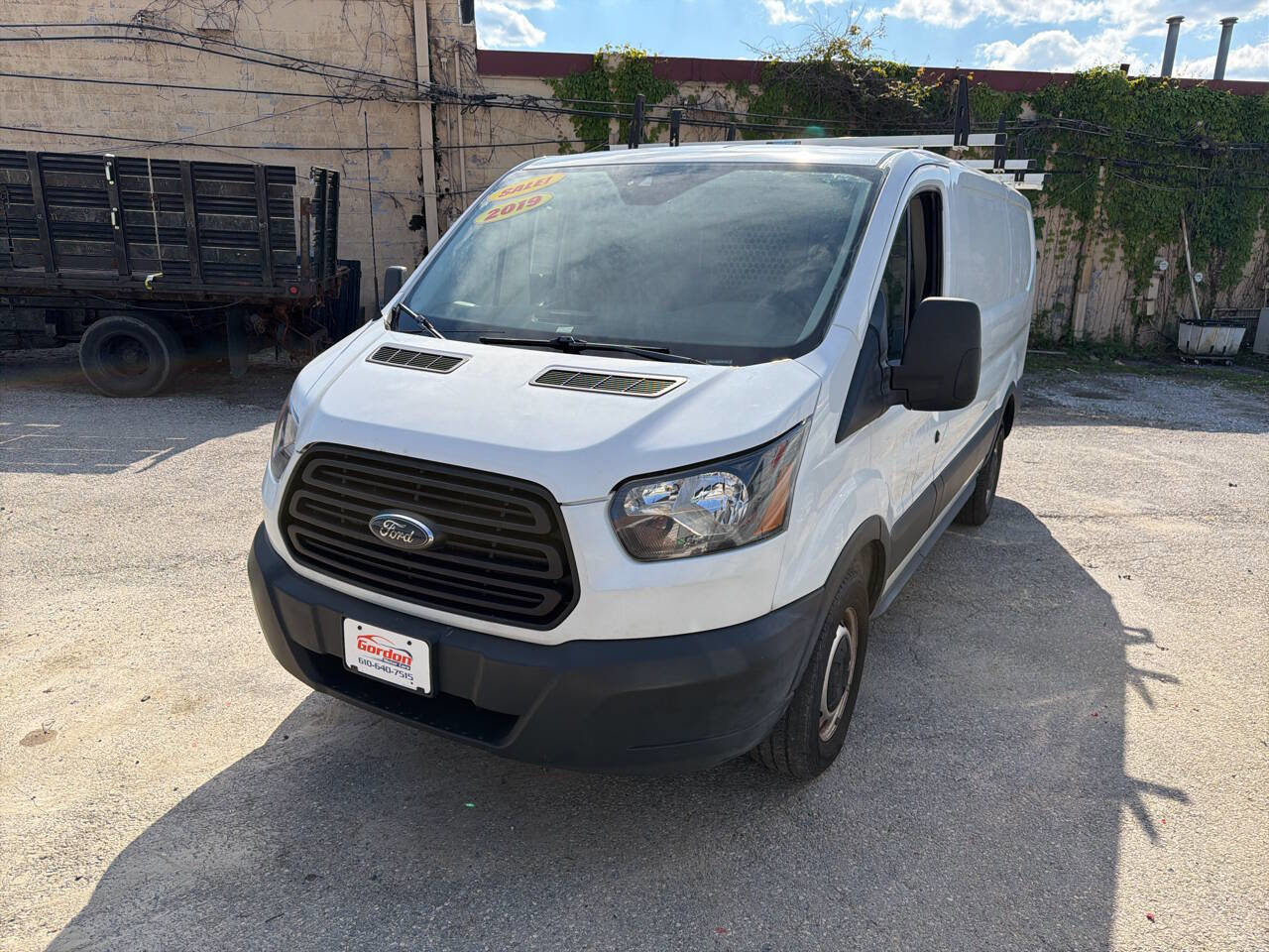 Used 2019 Ford Transit 150 130 Low Roof RWD image 3