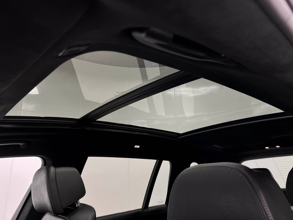 Used 2022 BMW X7 M50i w/ Cold Weather Package image 13