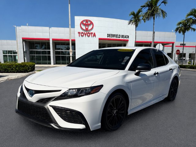 Certified 2022 Toyota Camry SE w/ Convenience Package FWD image 3