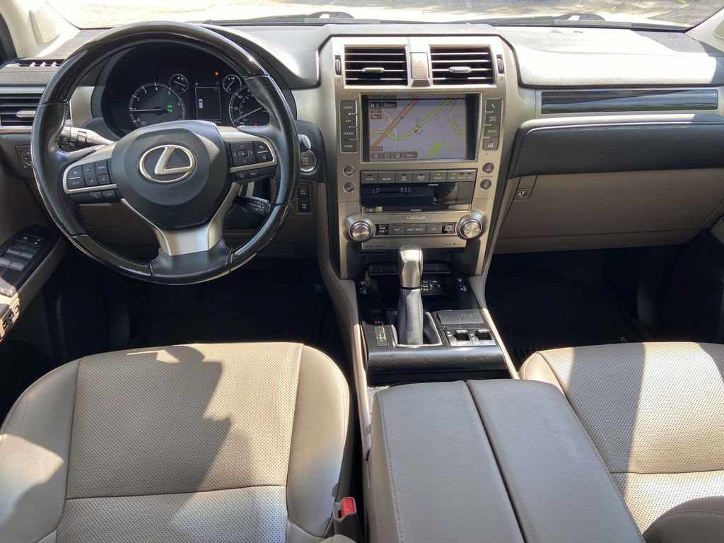 Used 2020 Lexus GX 460 Premium w/ Premium Package AWD/4WD image 11
