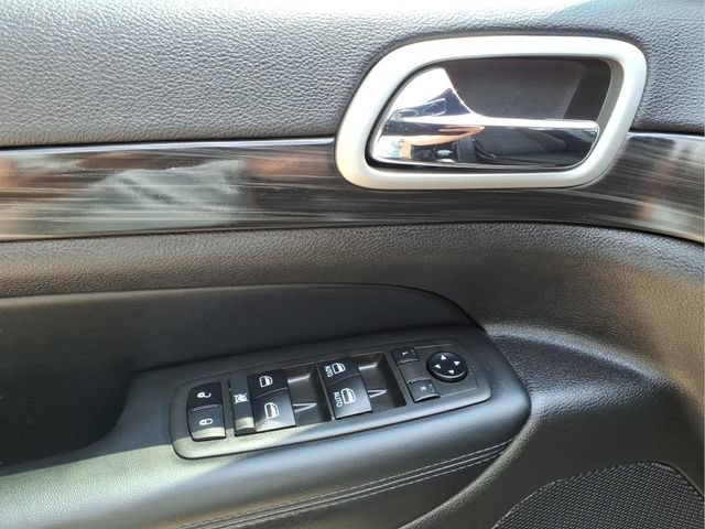 Used 2021 Jeep Grand Cherokee Laredo AWD/4WD image 11