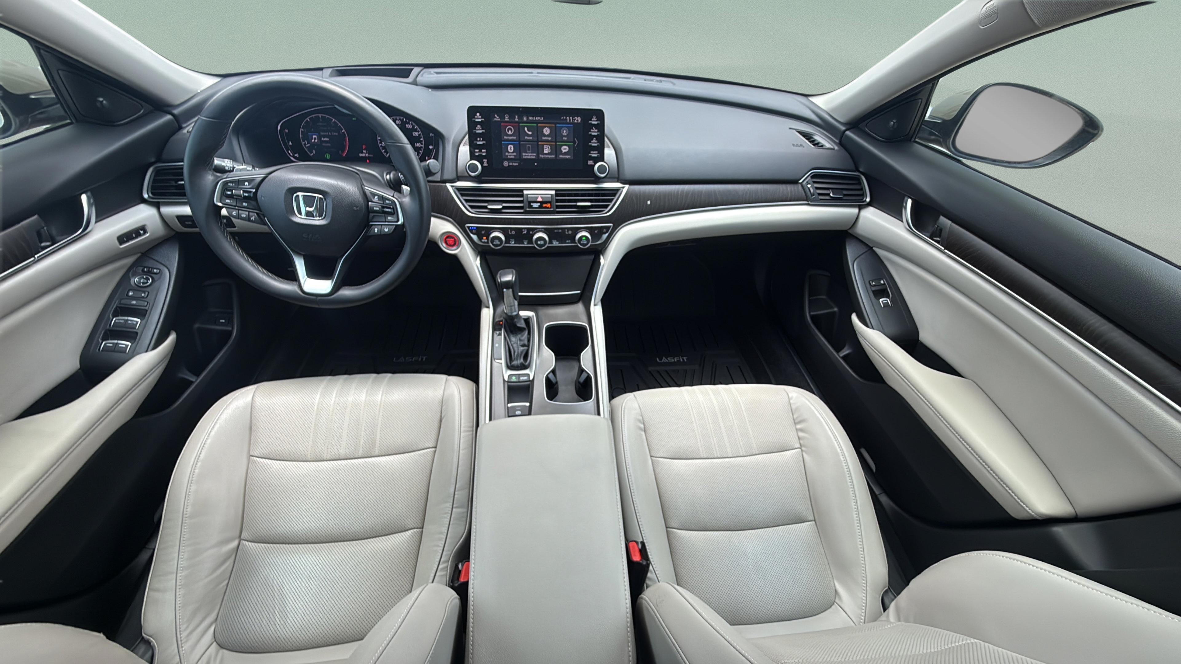 Used 2018 Honda Accord Touring image 14