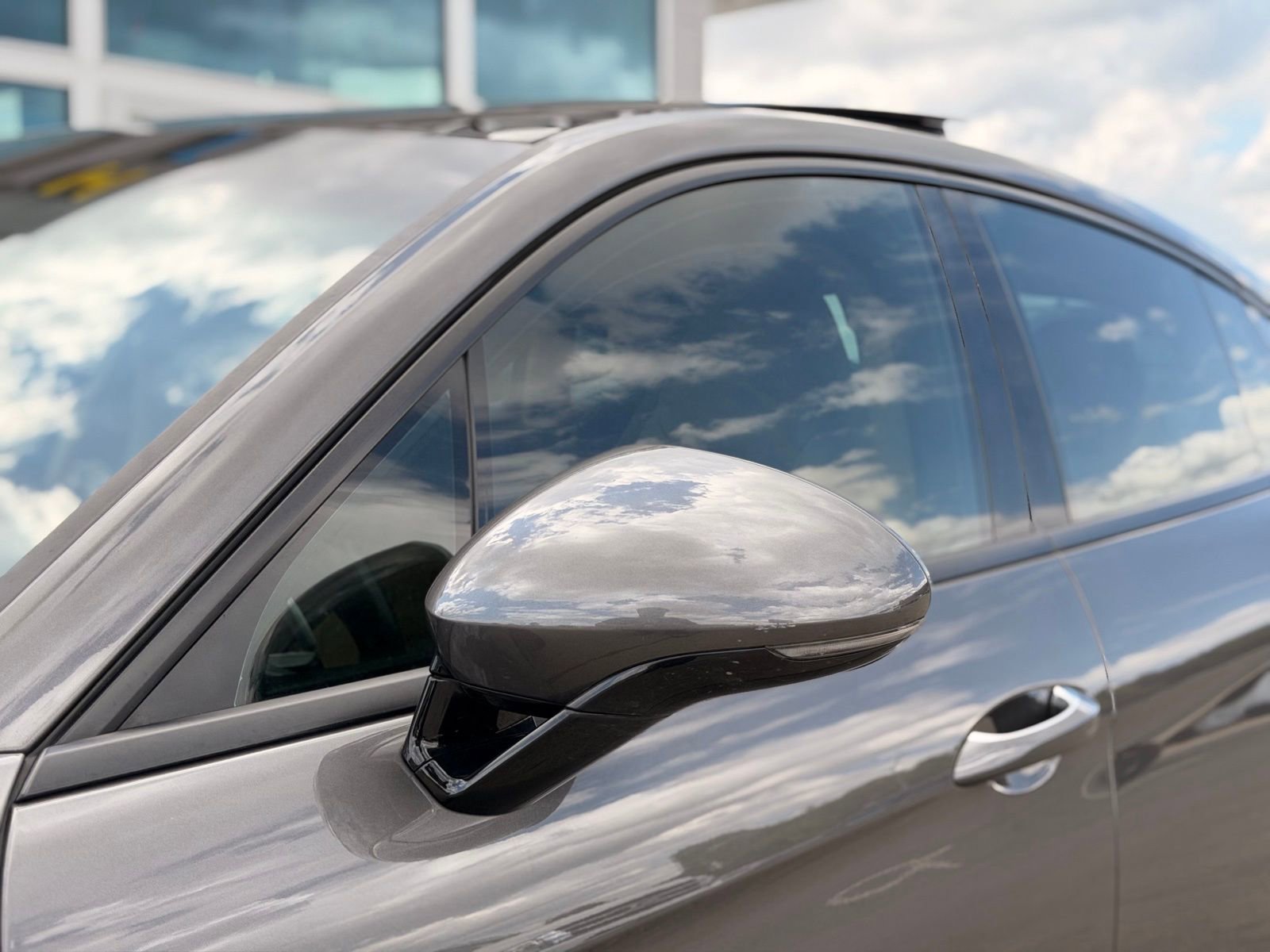 Used 2018 Porsche Panamera 4 image 17