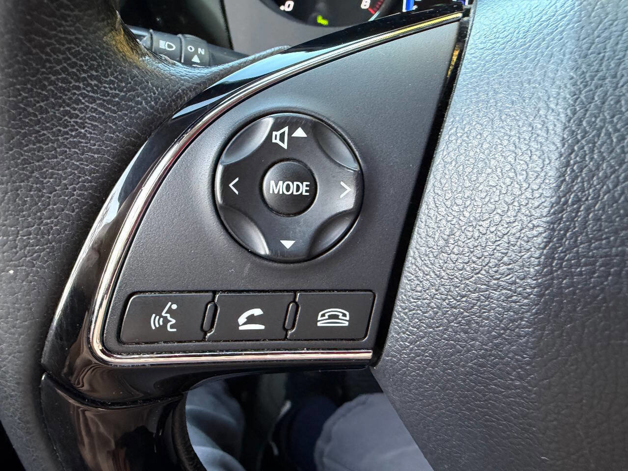 Used 2020 Mitsubishi Outlander SEL image 32