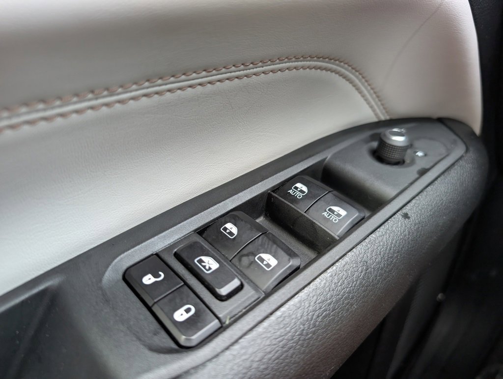 Used 2022 Jeep Compass Limited image 30