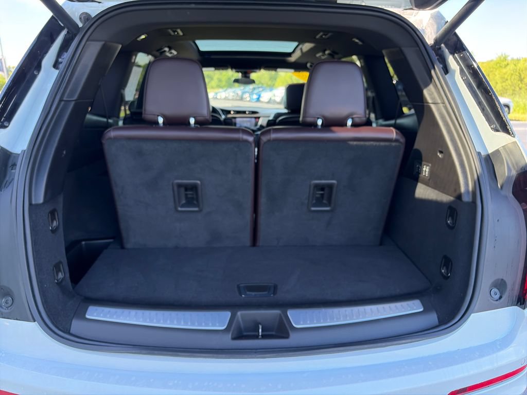Certified 2024 Cadillac XT6 Premium Luxury w/ LPO, Floor Liner Package AWD/4WD image 32
