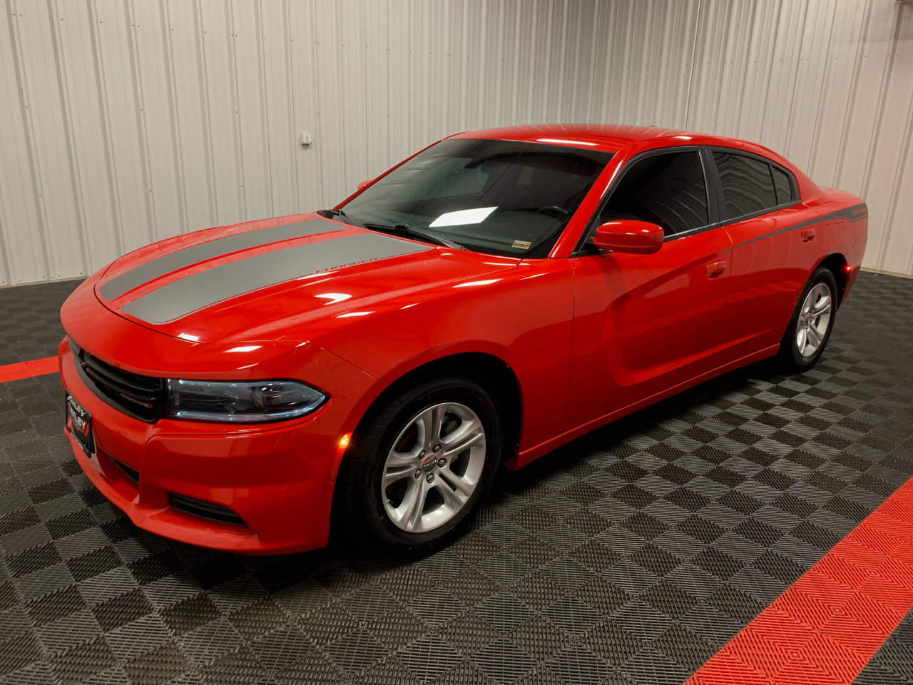 Used 2022 Dodge Charger SXT image 1
