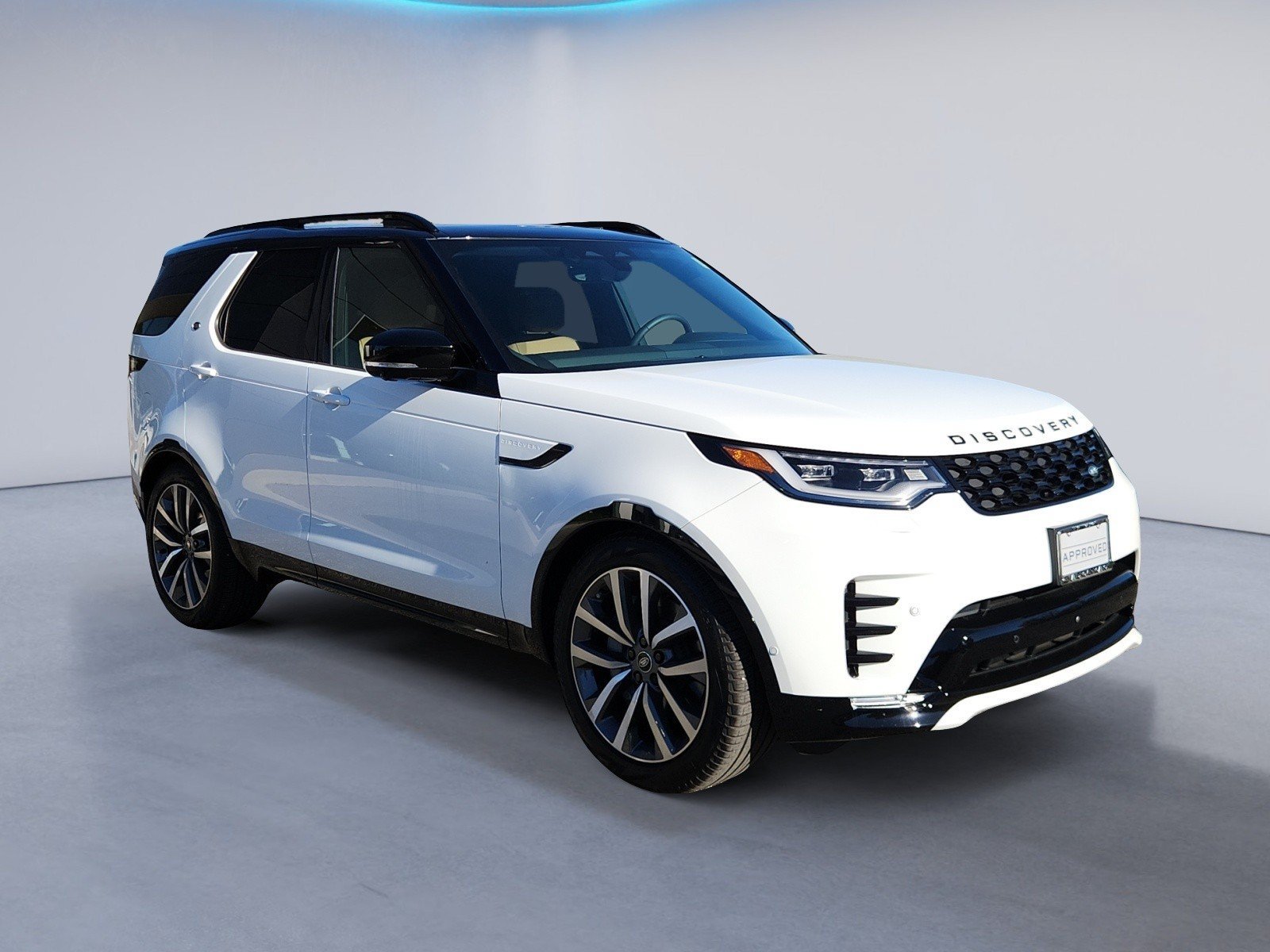 Used 2026 Land Rover Discovery Dynamic SE AWD/4WD image 7
