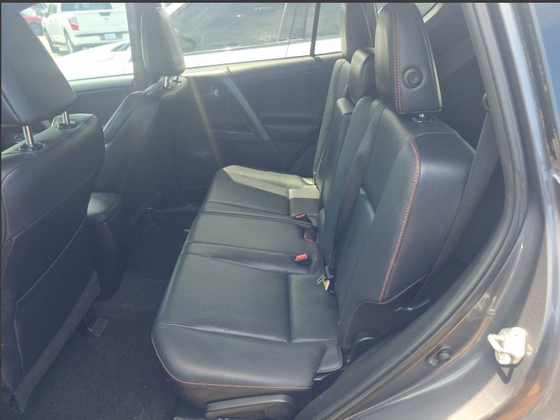 Used 2016 Toyota RAV4 SE image 26