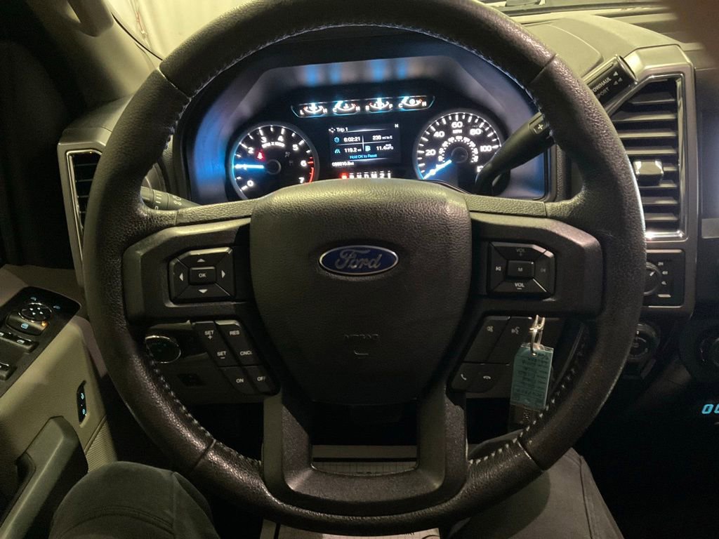 Used 2016 Ford F150 XLT w/ Equipment Group 302A Luxury AWD/4WD image 4