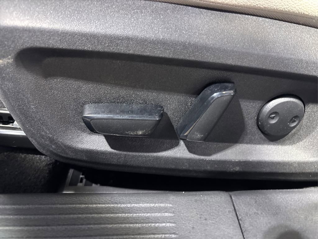 Used 2023 Nissan Rogue SL w/ SL Premium Package image 37