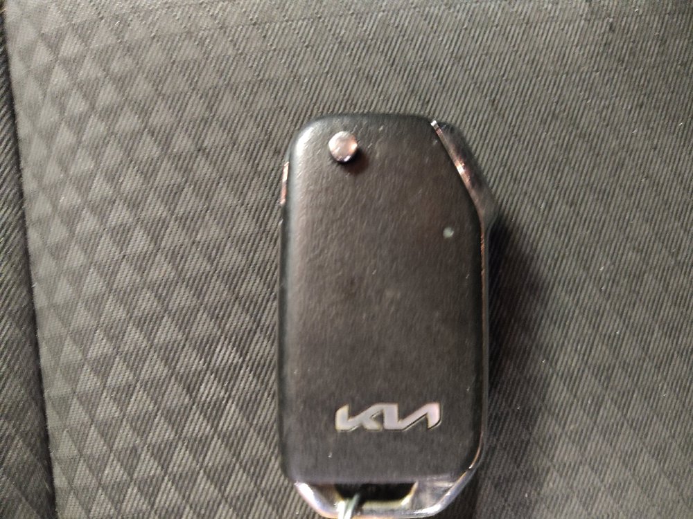 Used 2023 Kia Soul LX w/ Option Group 015 FWD image 32