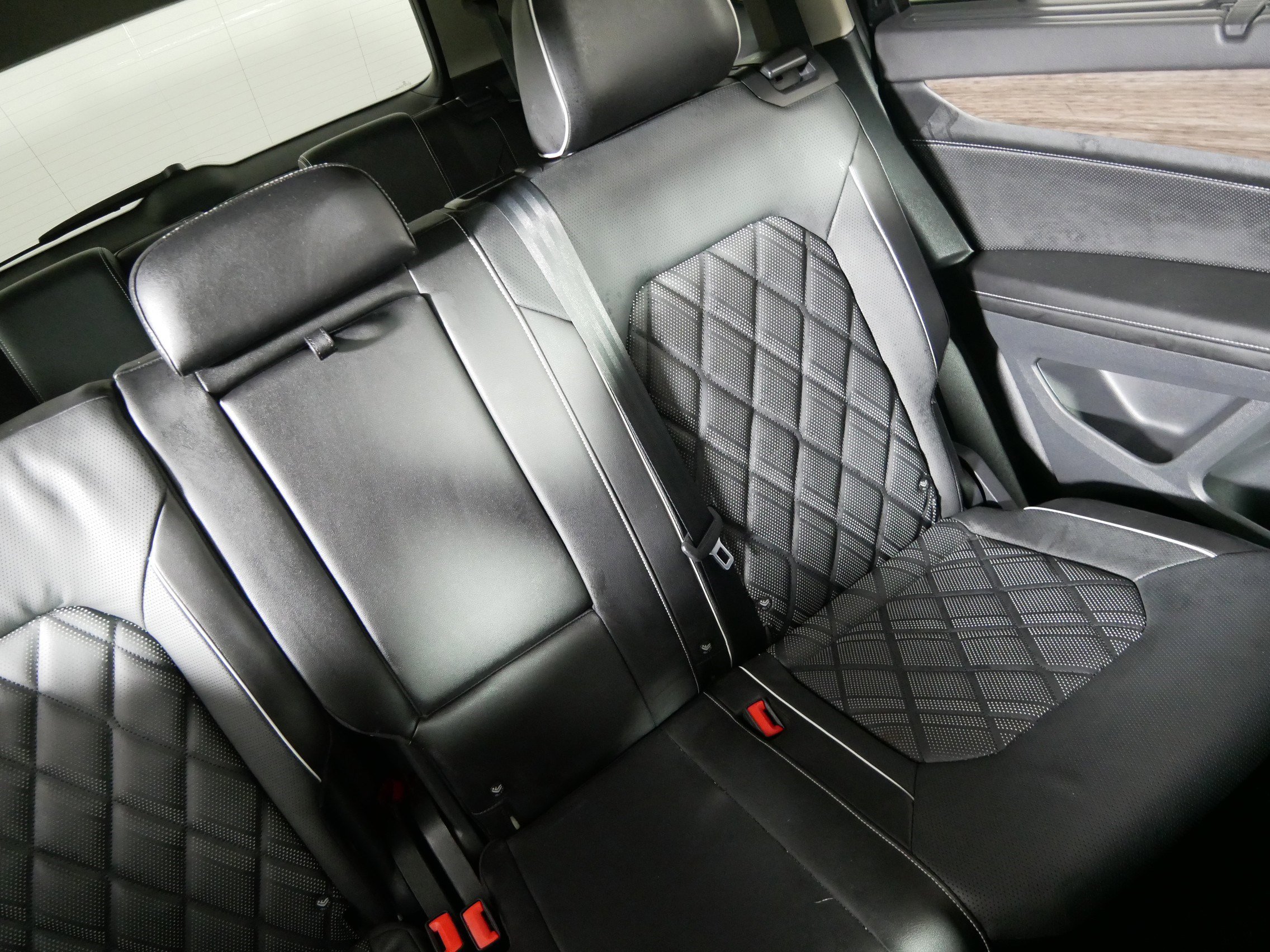 Certified 2024 Volkswagen Atlas SEL Premium R-Line image 14