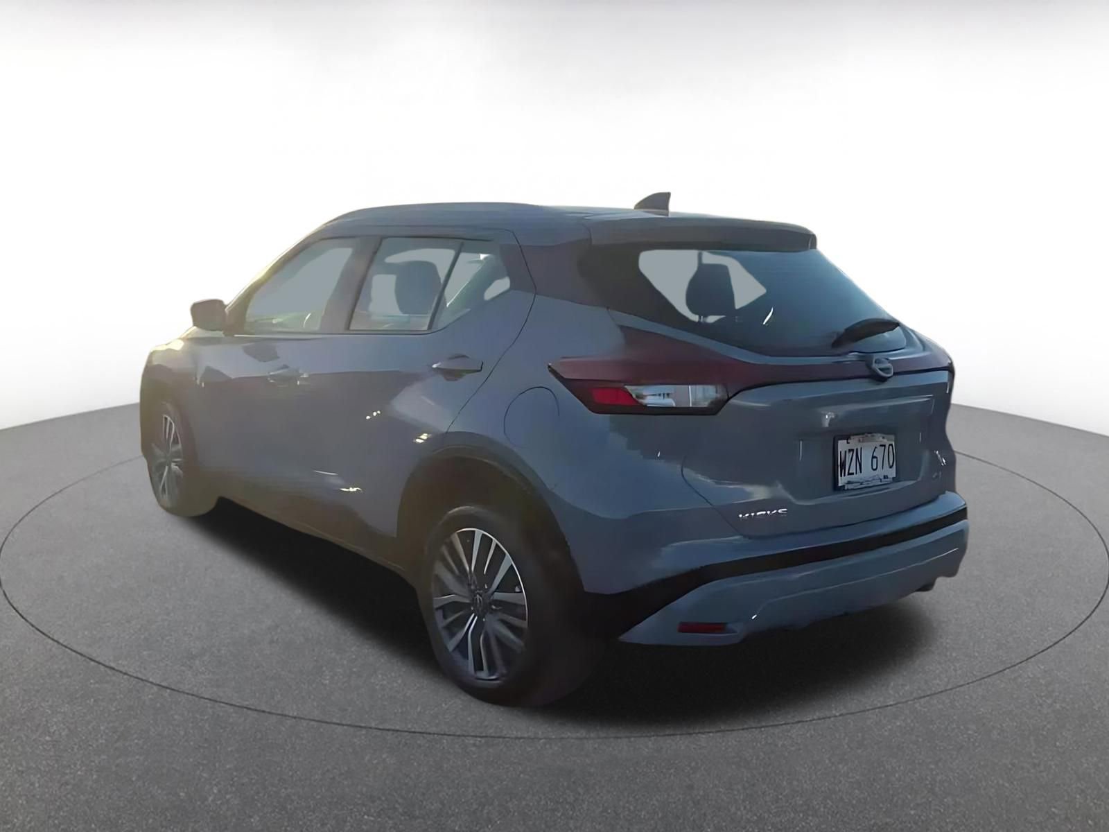 Used 2024 Nissan Kicks SV FWD image 11