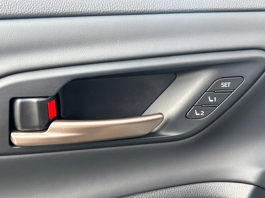 New 2026 Toyota Crown Signia Limited image 8