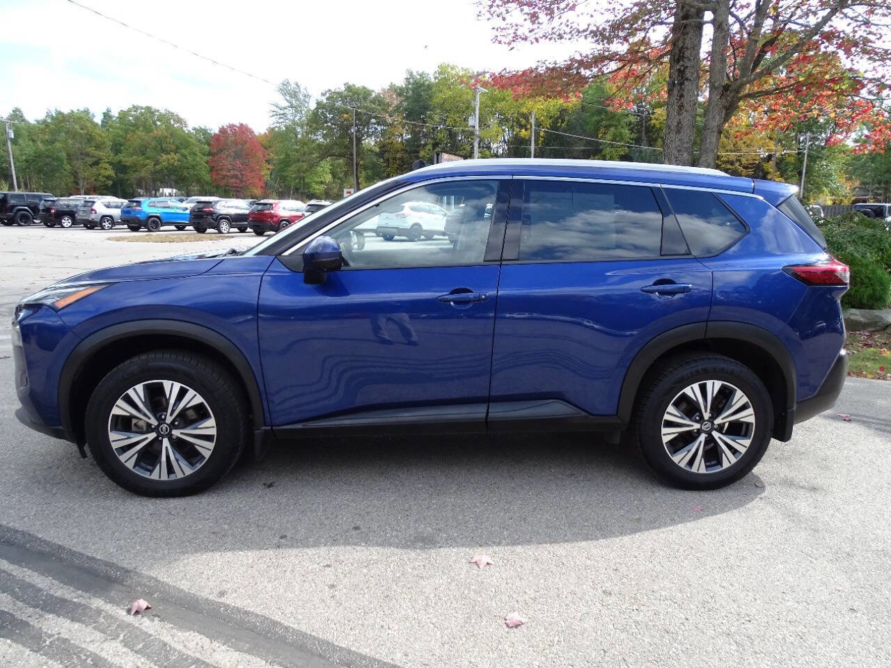Used 2021 Nissan Rogue SV image 7