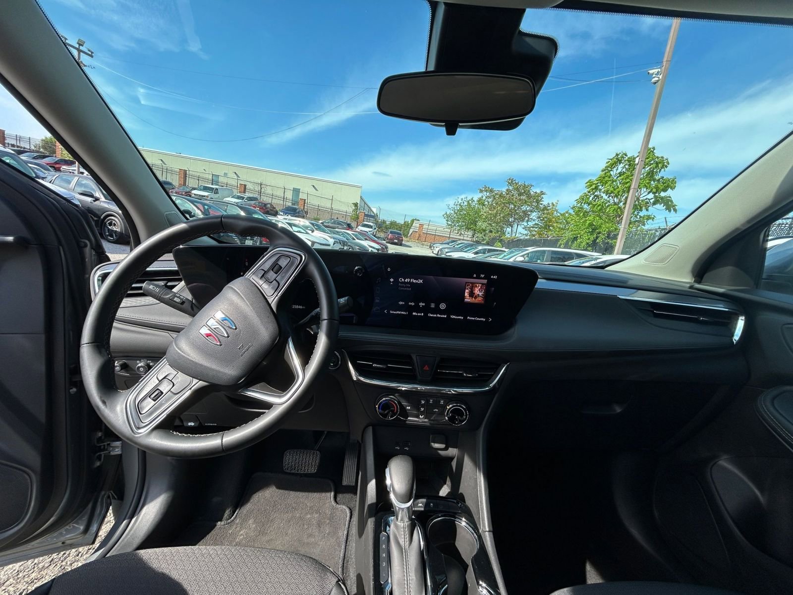 Used 2025 Buick Encore GX Preferred FWD image 28
