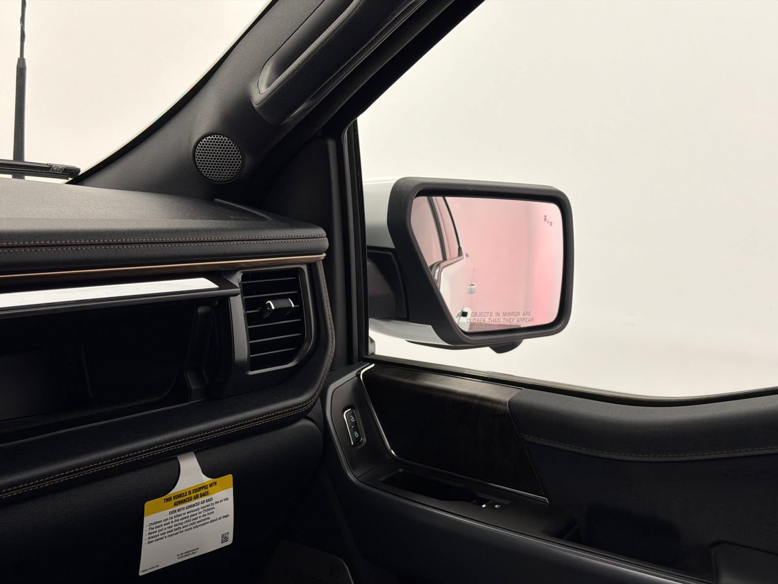 Used 2023 Ford F150 Lightning Lariat AWD/4WD image 33