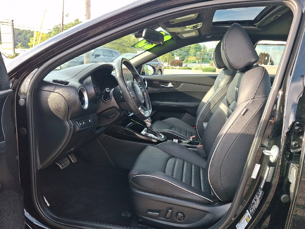 Certified 2023 Kia Forte GT-Line w/ GT-Line Premium Package FWD image 15