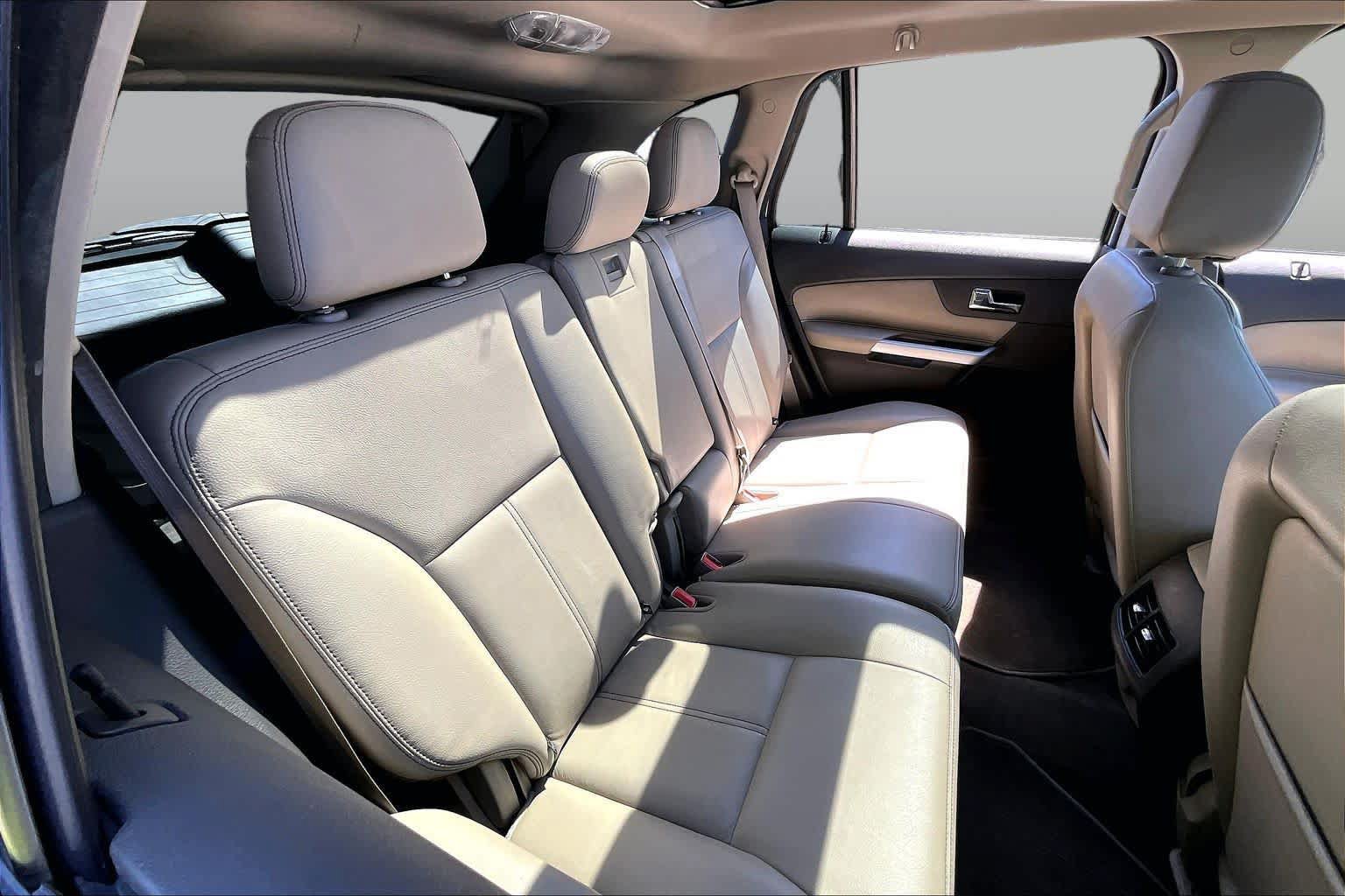 Used 2013 Ford Edge SEL FWD image 21