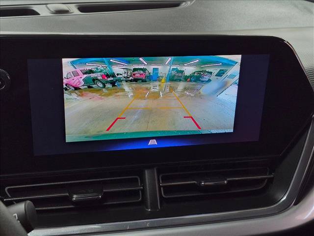 Used 2025 Chevrolet Trax LT FWD image 18