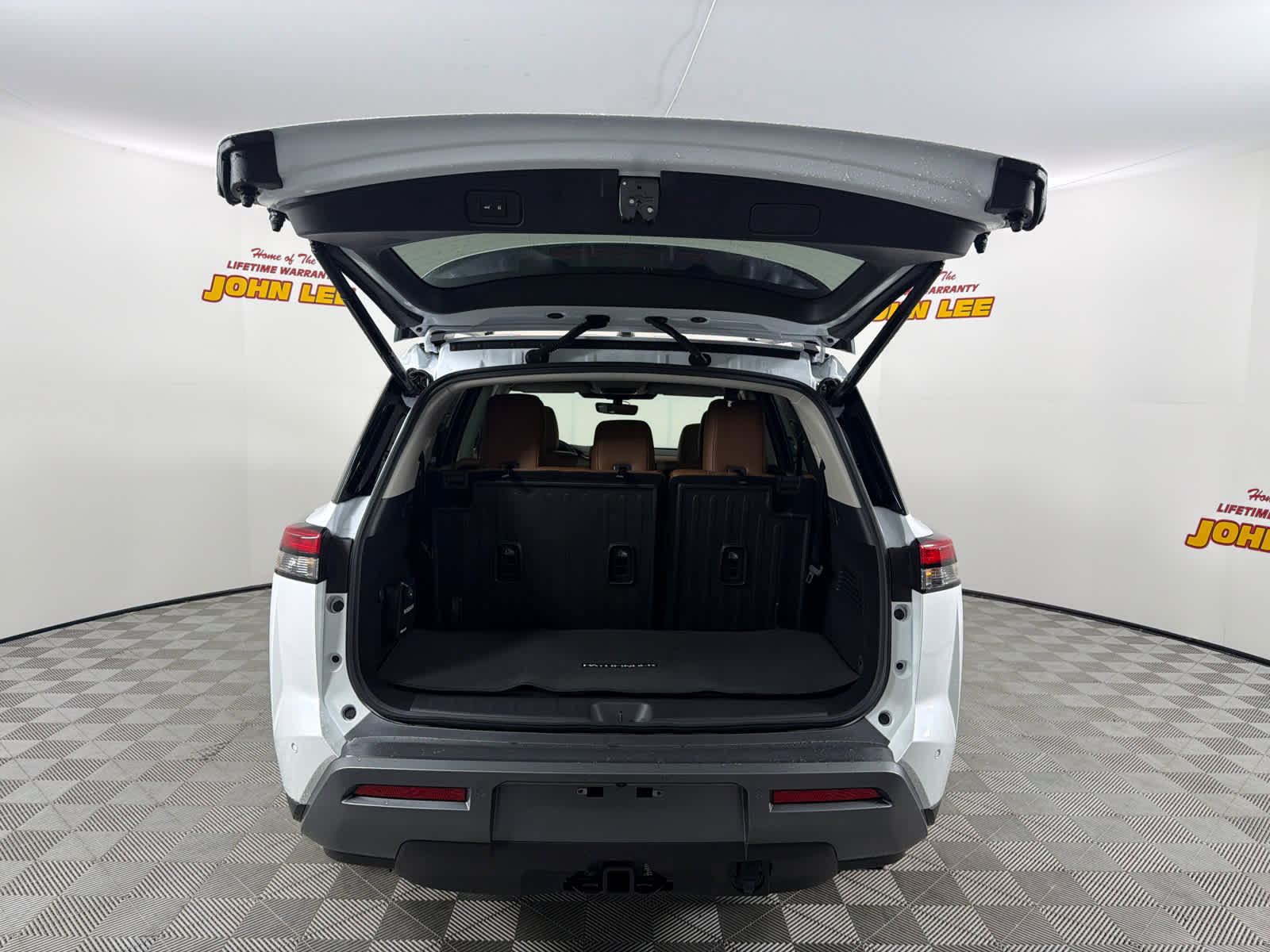 New 2026 Nissan Pathfinder Platinum w/ Cargo Package image 5