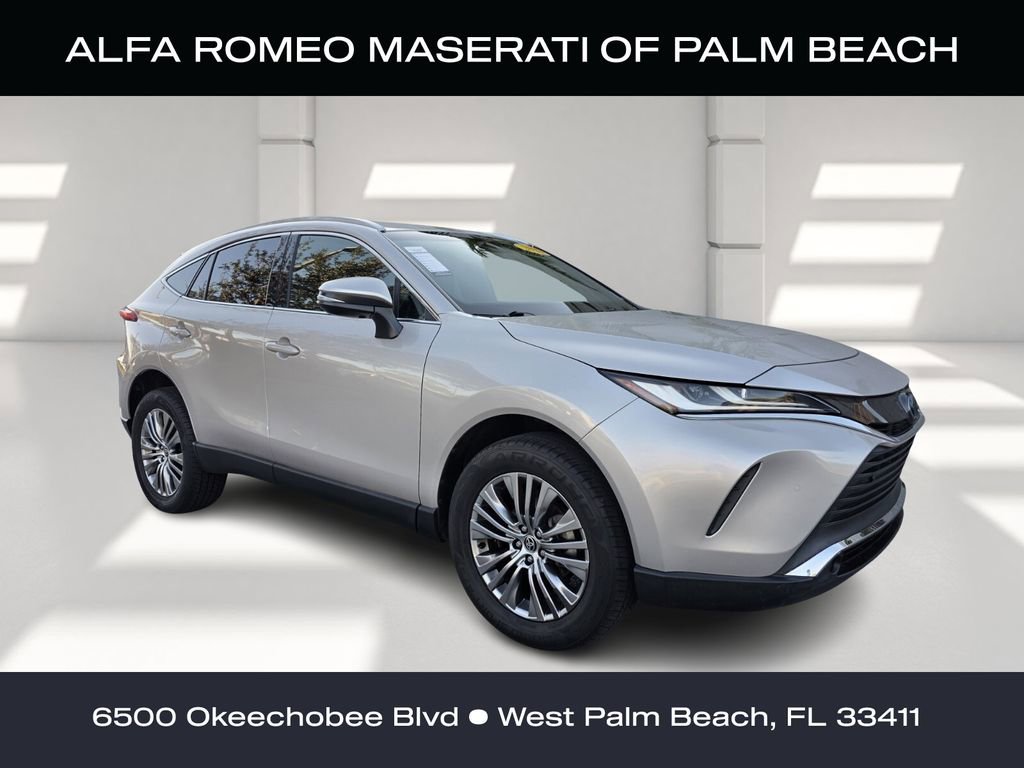 Used 2022 Toyota Venza XLE image 1