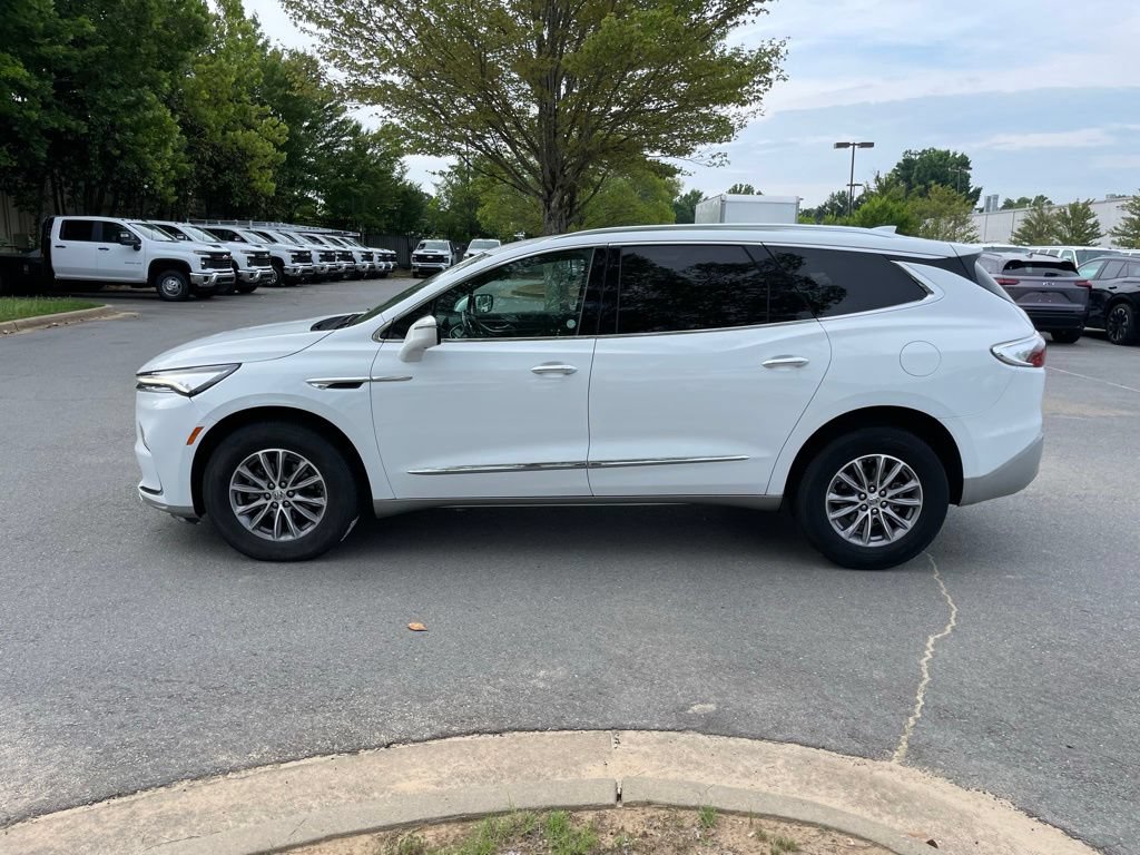 Used 2024 Buick Enclave Premium AWD/4WD image 4