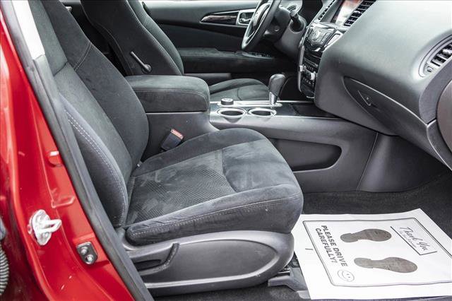 Used 2015 Nissan Pathfinder S image 29
