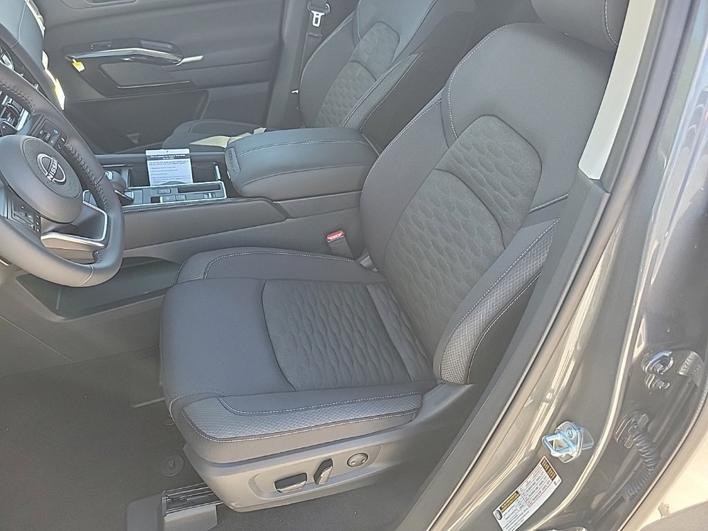 New 2025 Nissan Pathfinder SV w/ Cargo Package image 19