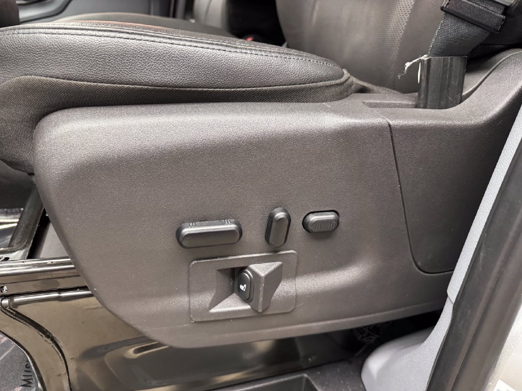 Certified 2019 Ford Transit 350 XLT RWD image 11