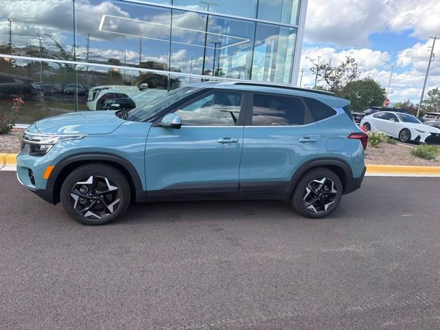 Used 2024 Kia Seltos EX AWD/4WD image 2
