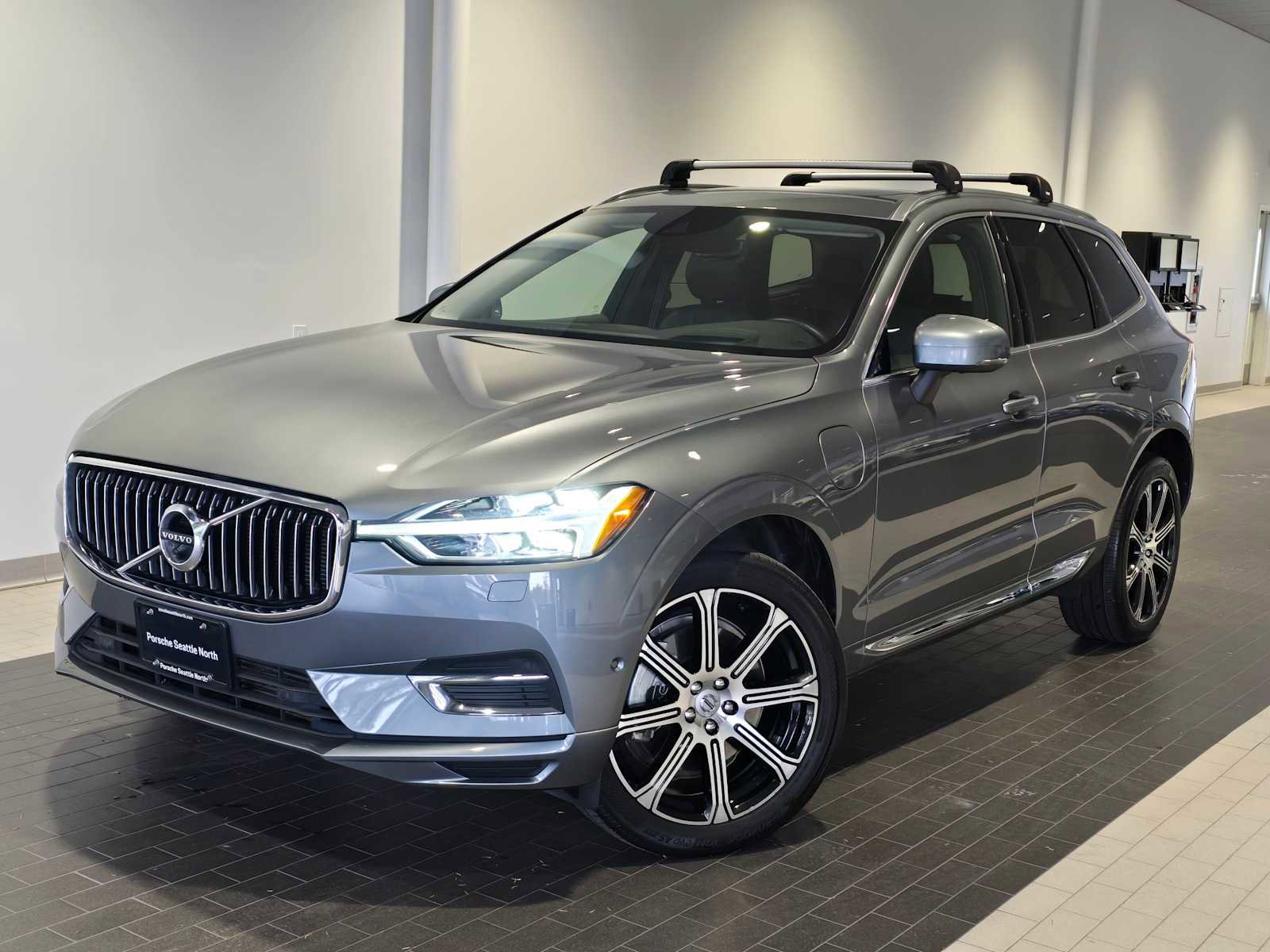 Used 2018 Volvo XC60 T8 Inscription w/ Advanced Package