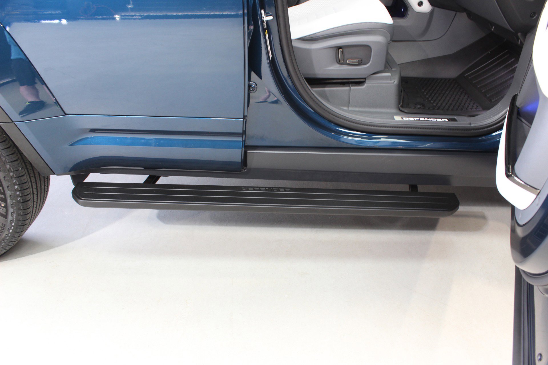 Used 2026 Land Rover Defender 110 image 27