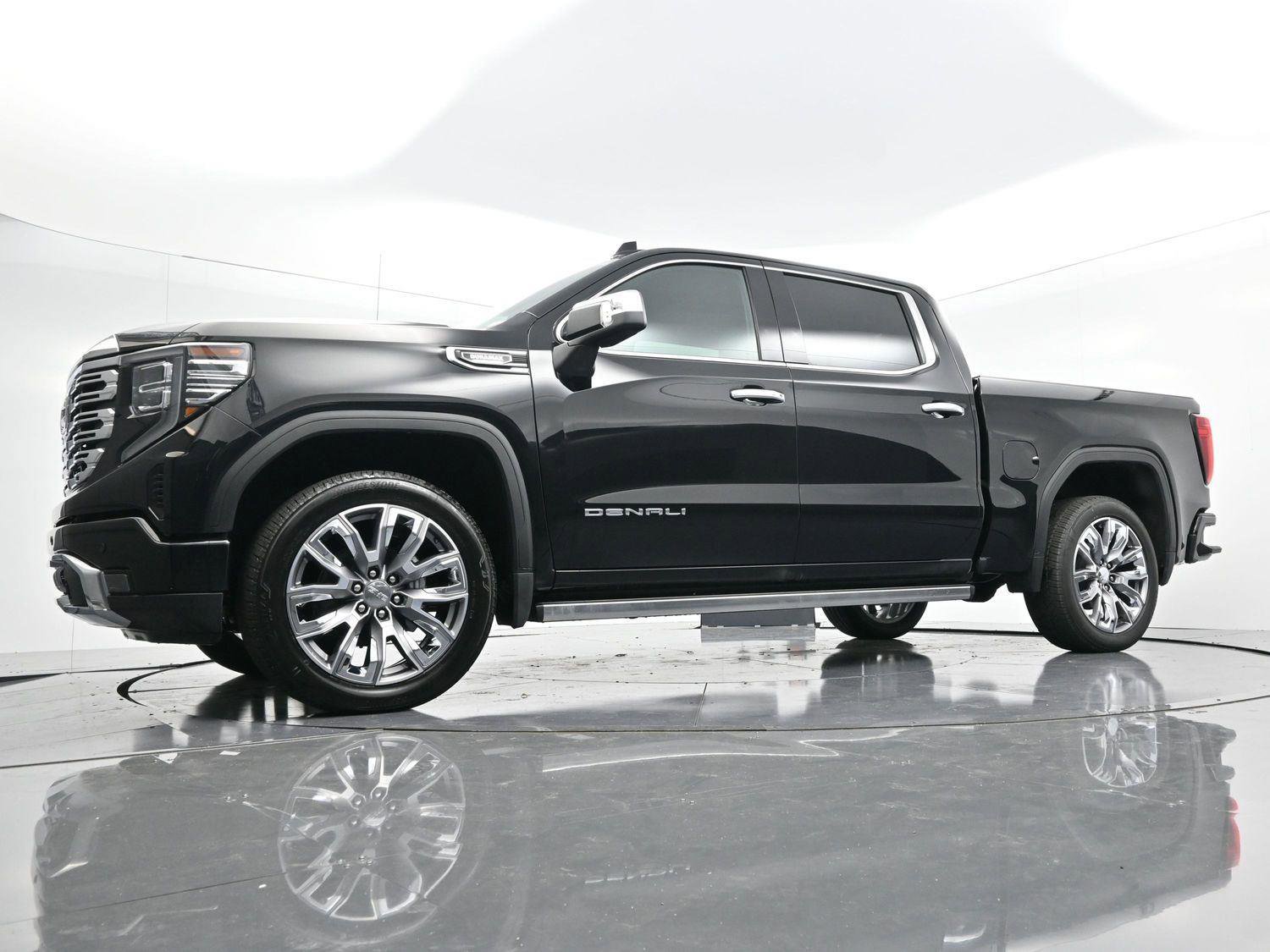 Used 2025 GMC Sierra 1500 Denali w/ Denali Reserve Package AWD/4WD image 44