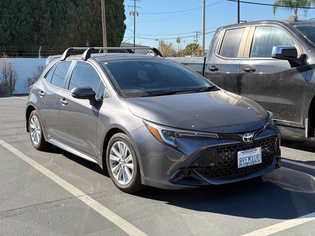 Used 2025 Toyota Corolla SE w/ SE Package FWD image 1
