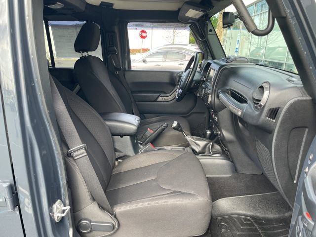 Used 2018 Jeep Wrangler Unlimited Sport S AWD/4WD image 27