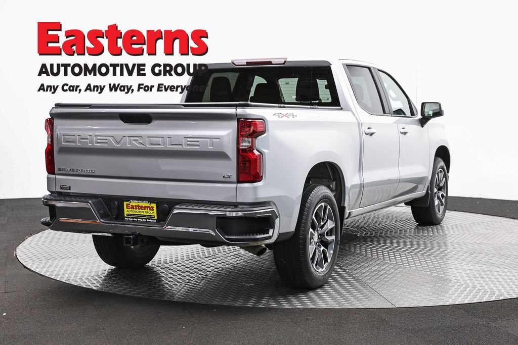 Used 2022 Chevrolet Silverado 1500 LT AWD/4WD image 5