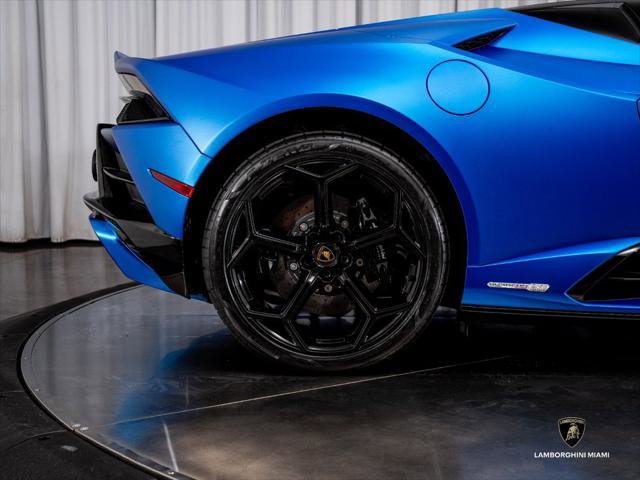 Used 2023 Lamborghini Huracan EVO RWD image 21