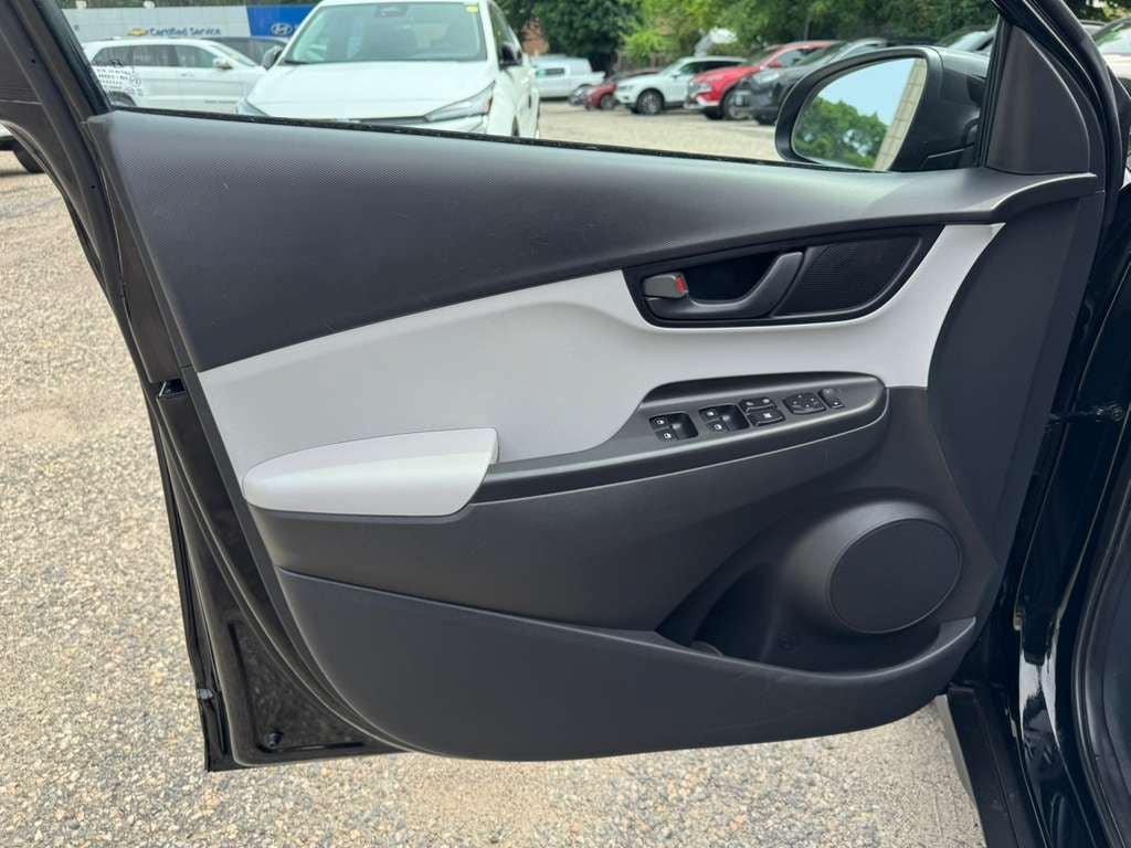 Certified 2023 Hyundai Kona SE w/ Cargo Package AWD/4WD image 12