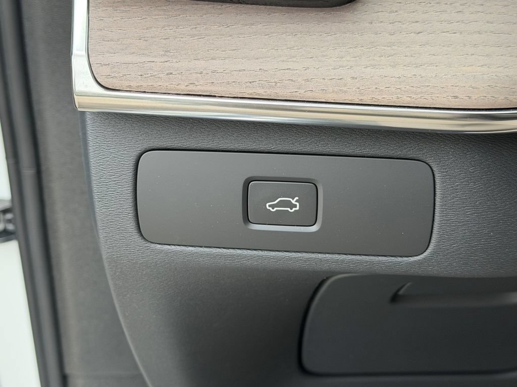 New 2026 Volvo XC90 B6 Ultra w/ Protection Package Premier AWD/4WD image 31