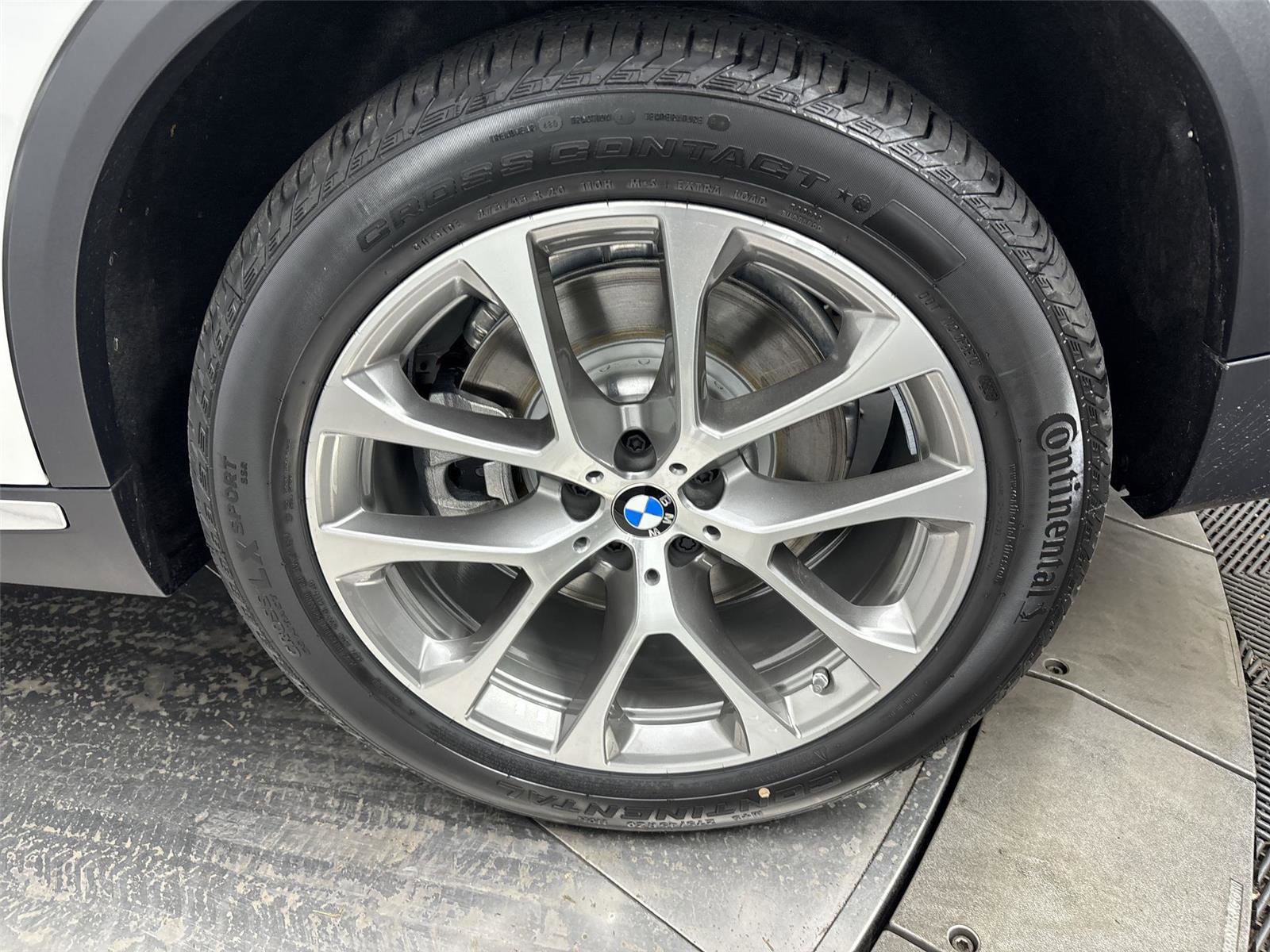 New 2026 BMW X5 xDrive50e w/ Executive Package image 27