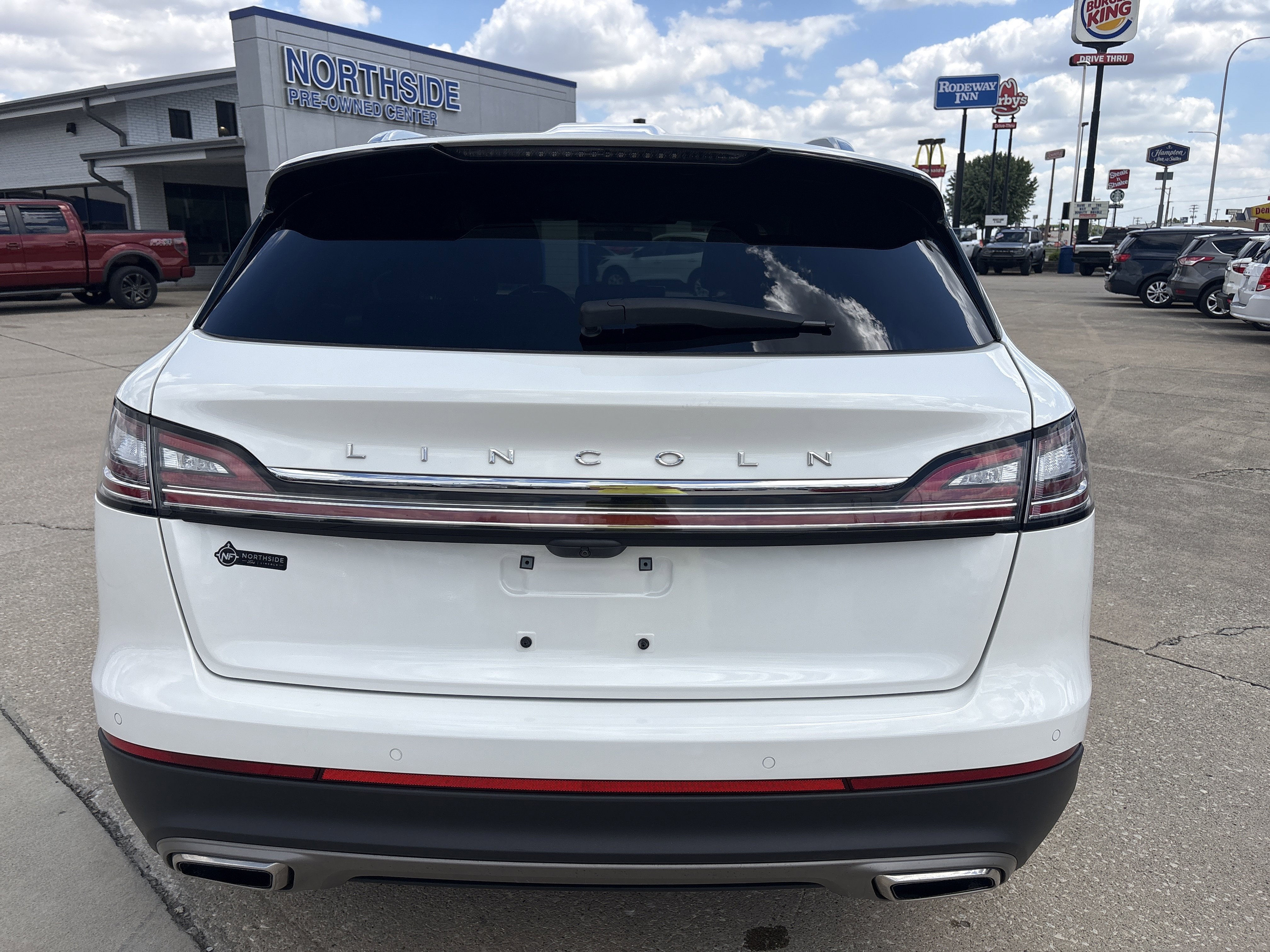 Used 2023 Lincoln Nautilus AWD w/ Premium Package image 4