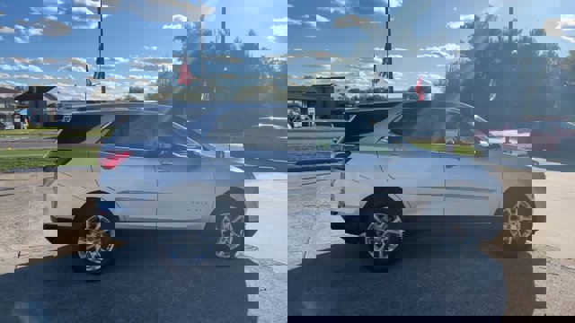 Used 2019 Chevrolet Equinox LT image 9