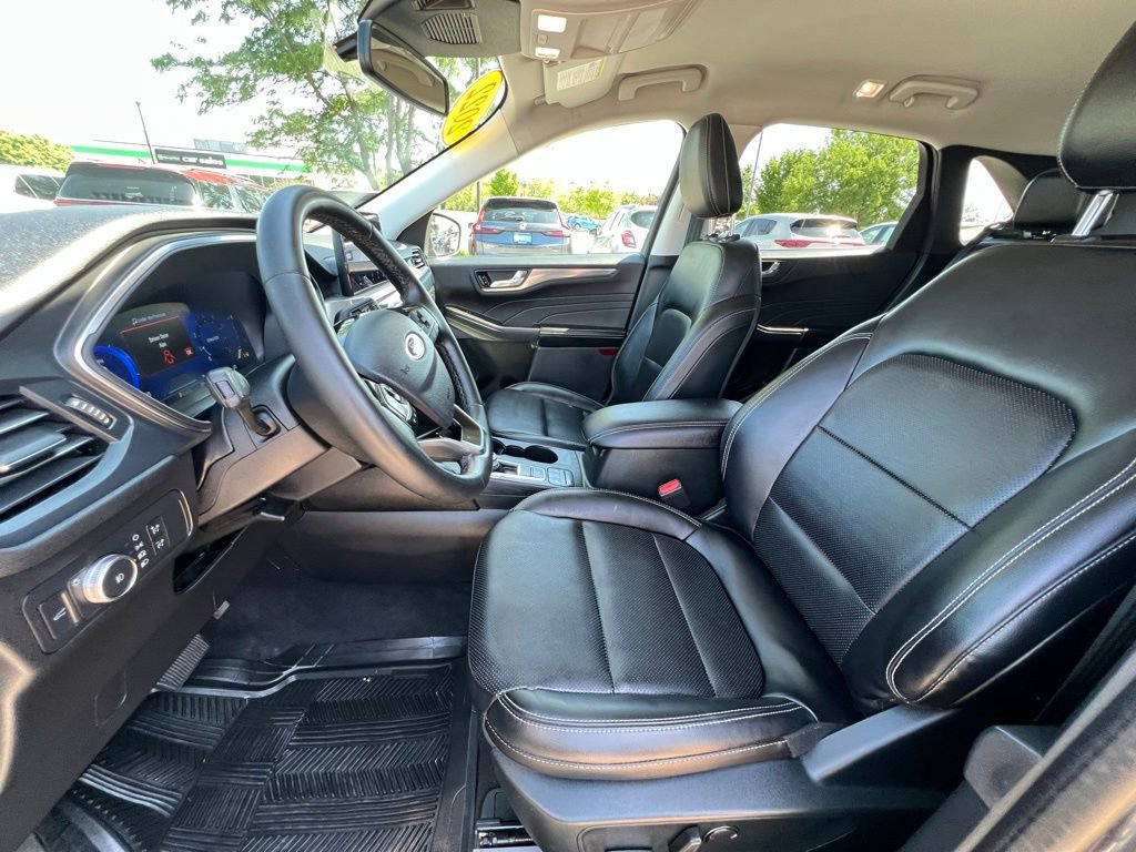 Used 2022 Ford Escape Titanium AWD/4WD image 19